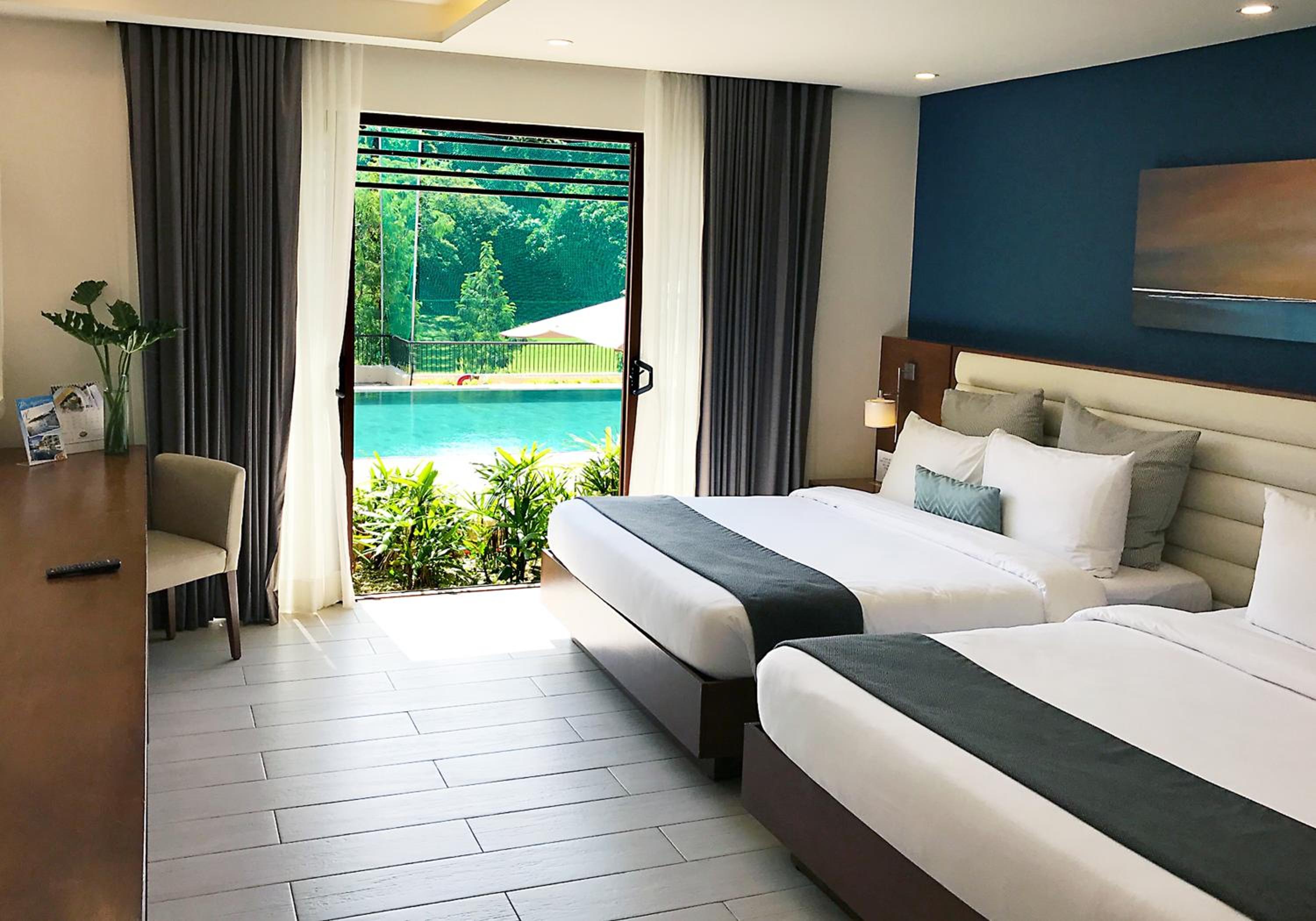 Lagoon, Premier, Pool View