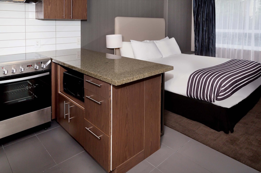 Sandman Hotel Langley 24/47