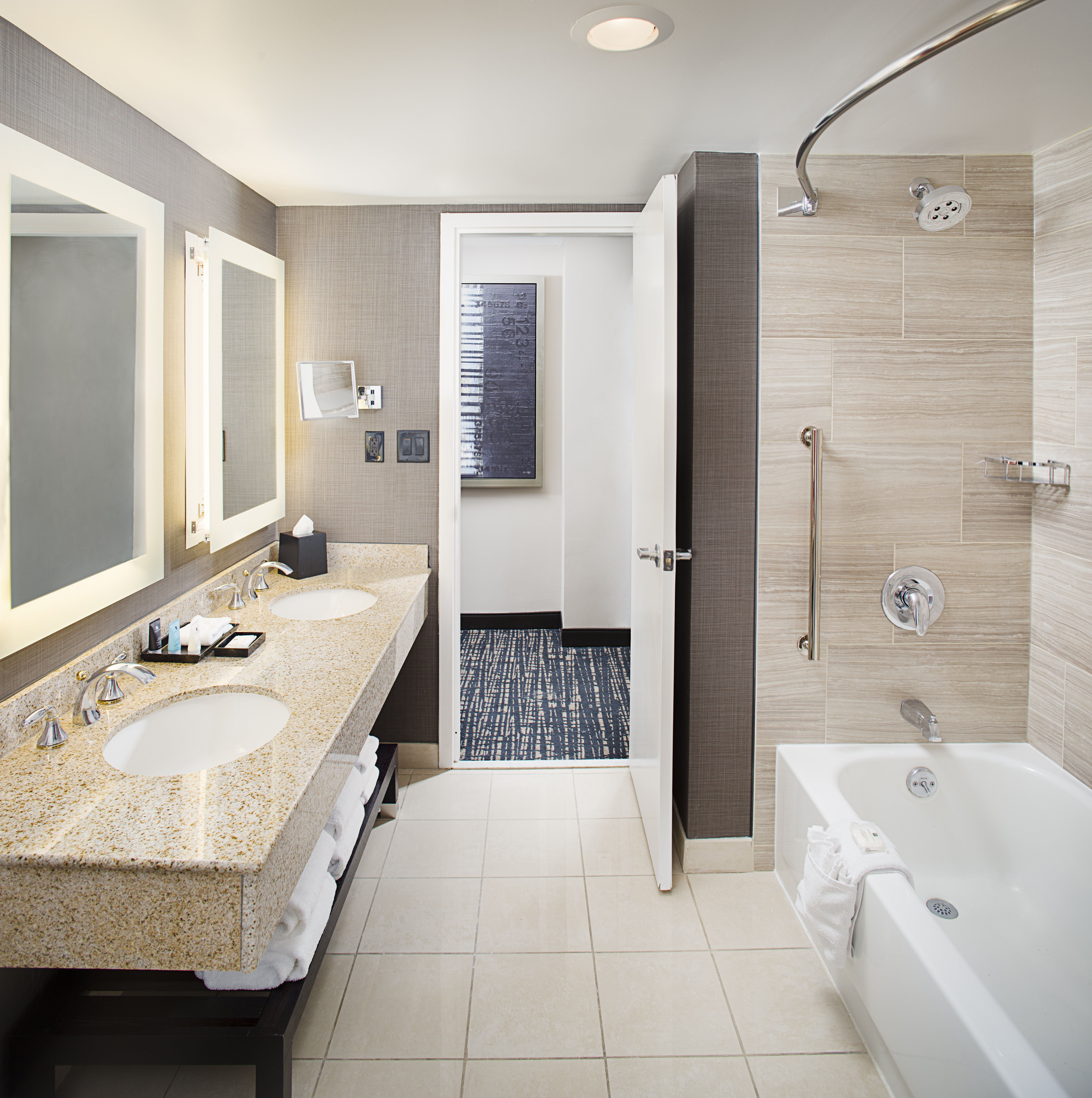 Crowne Plaza Annapolis Hotel 80/80