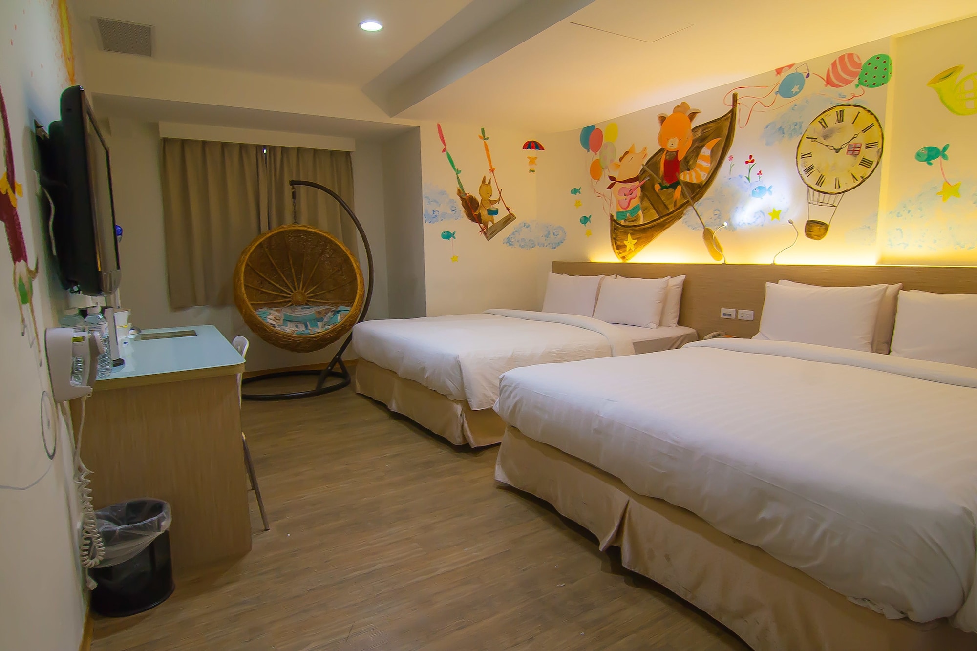 Deluxe, Quadruple, 2 Queen Beds