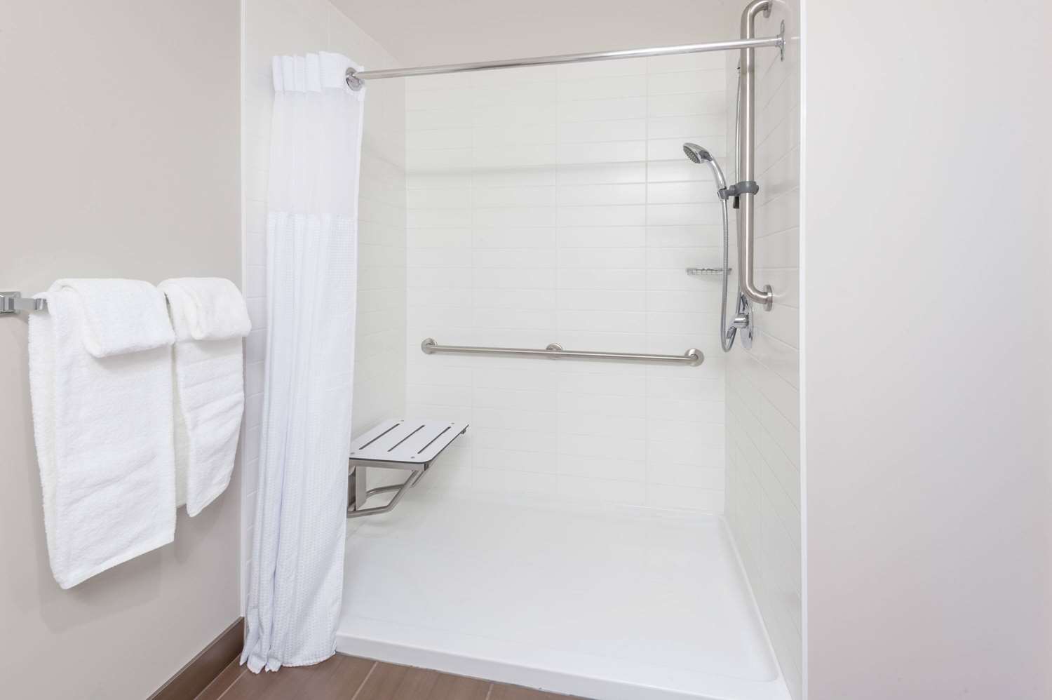 Microtel Inn Suites By Wyndham Fort St John 35/35