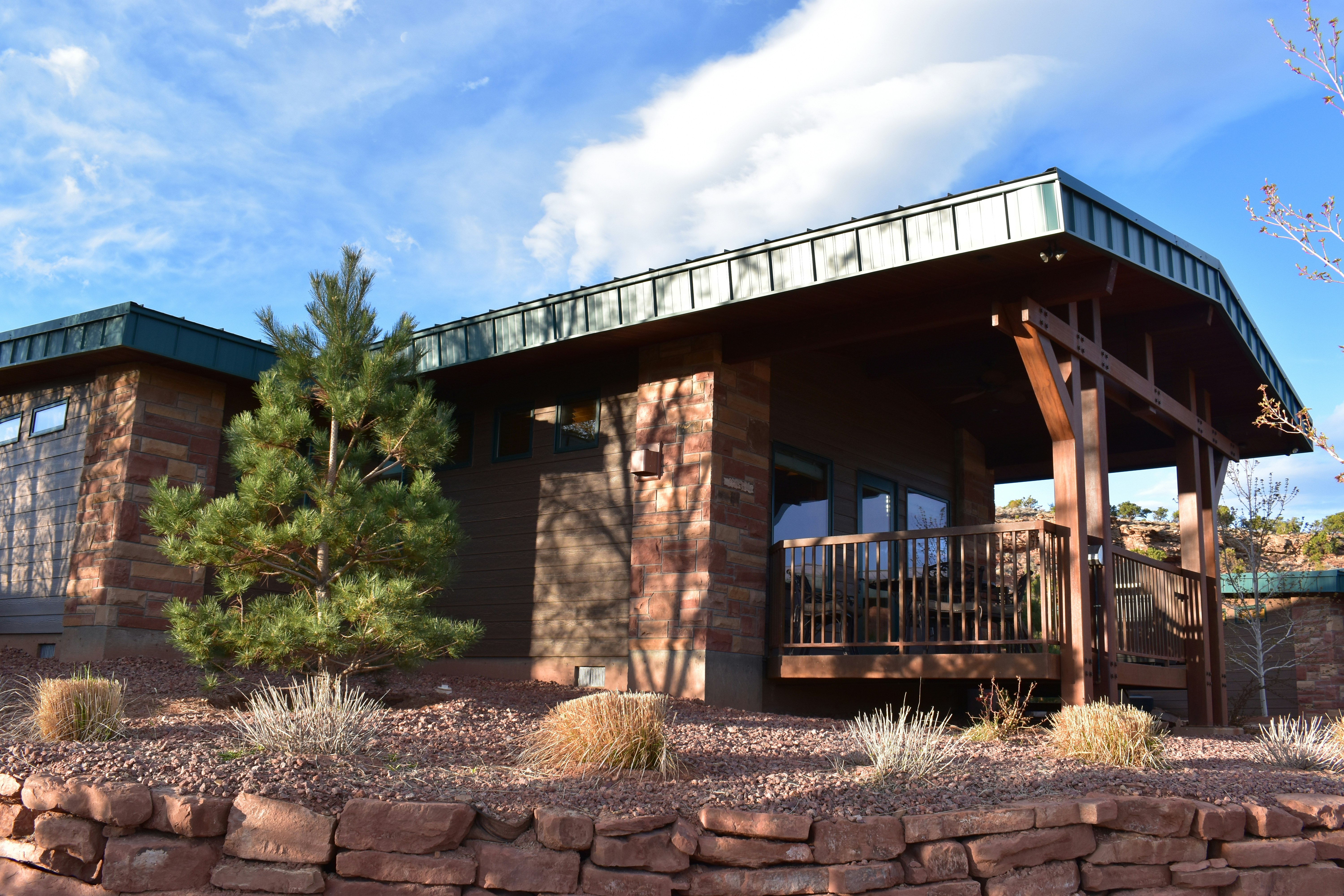 Cougar Ridge Lodge 7/79