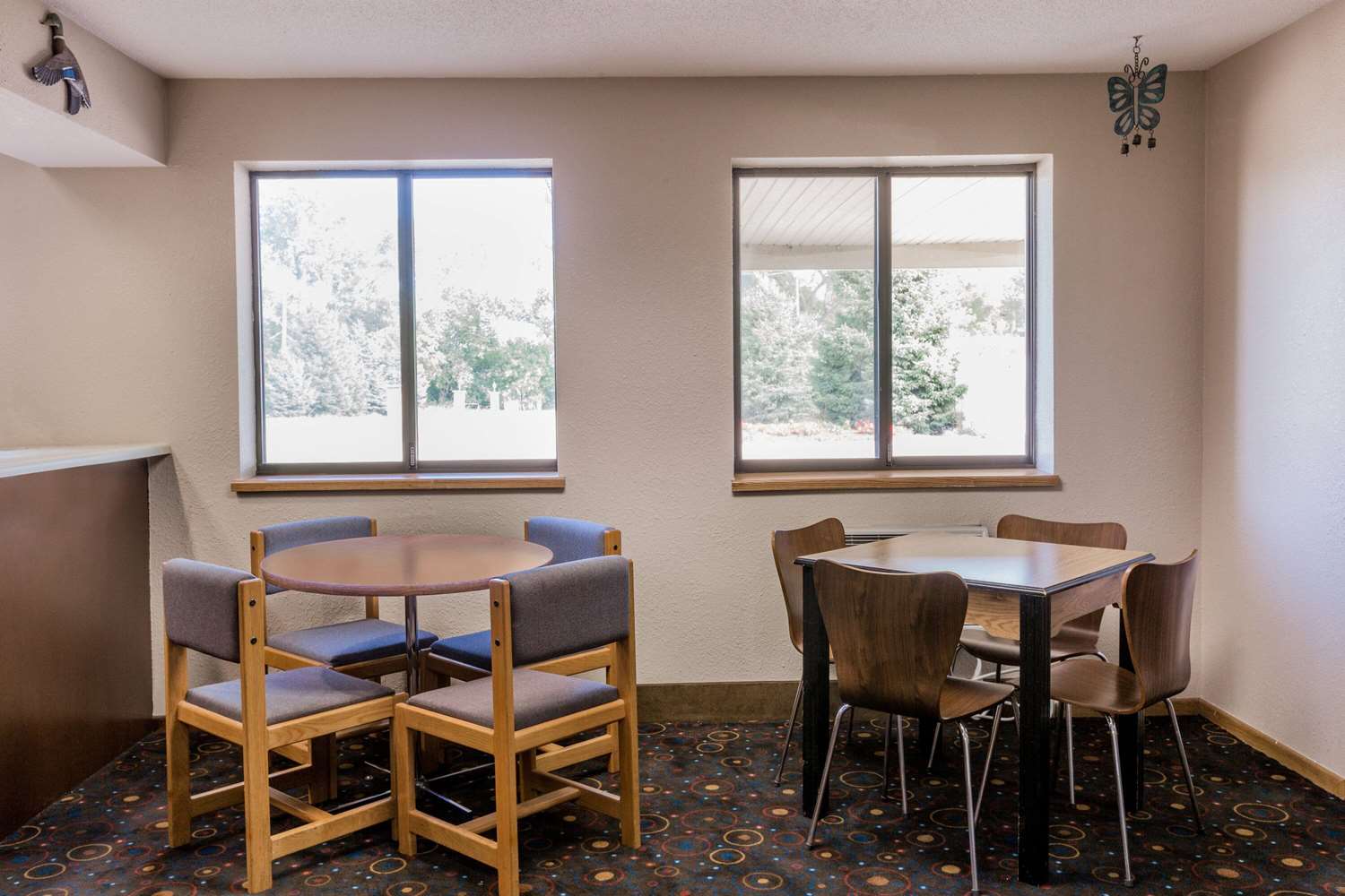Super 8 By Wyndham Madison 16/22