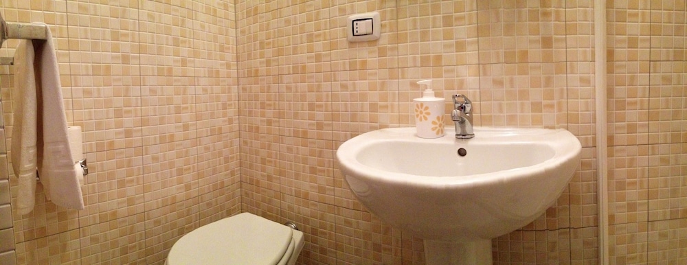 Meltin' Rome Guesthouse 38/40
