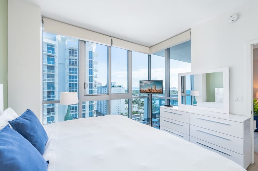 Churchill Suites Monte Carlo Miami Beach 33/76