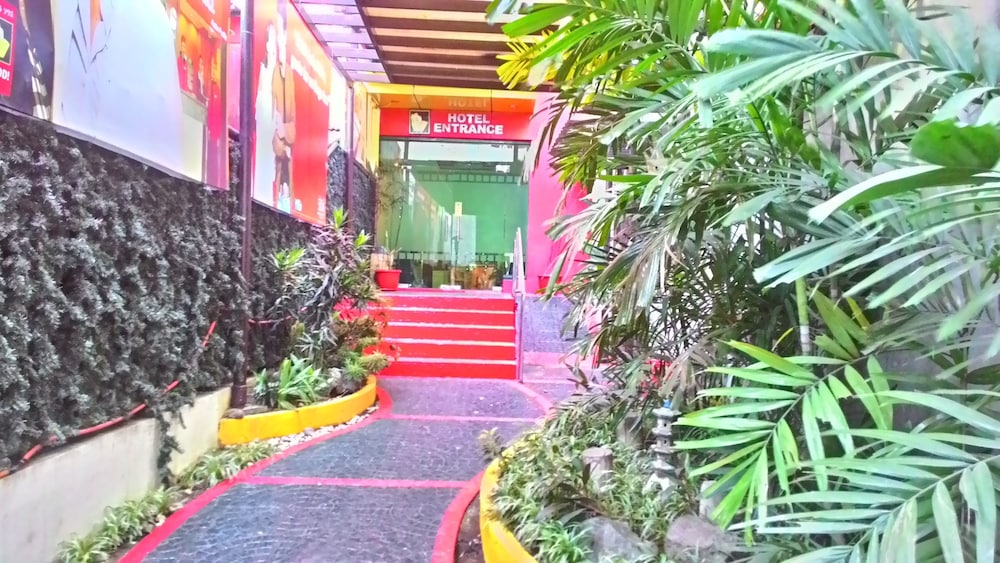 Hotel Sogo Sta. Mesa 33/39