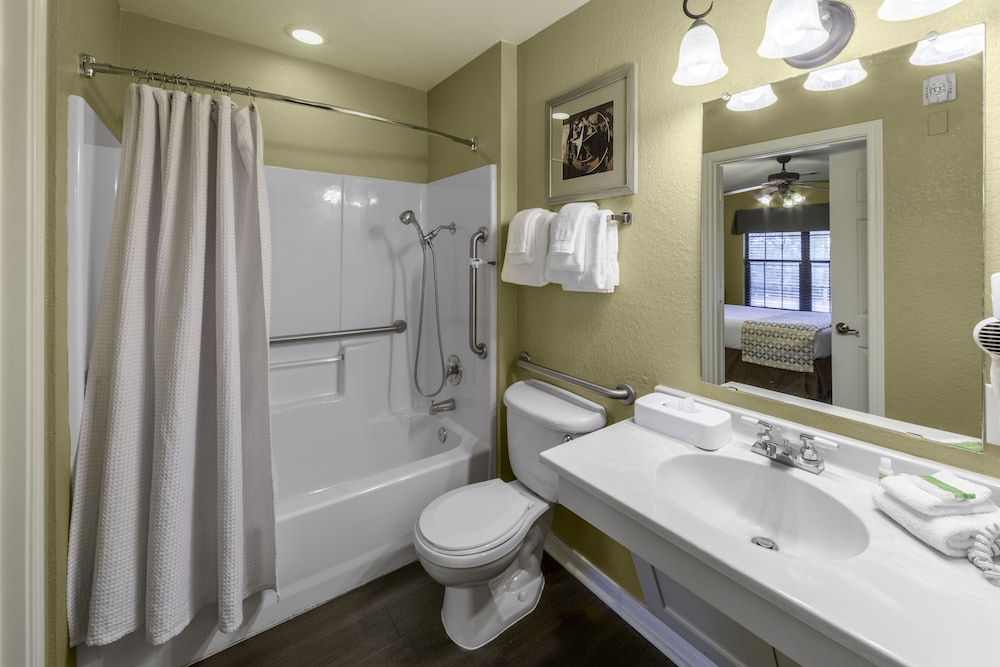 Holiday Inn Club Vacations Piney Shores Resort Lake Conroe 66/68