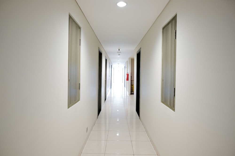 Sans Hotel Puri Indah Jakarta 40/62