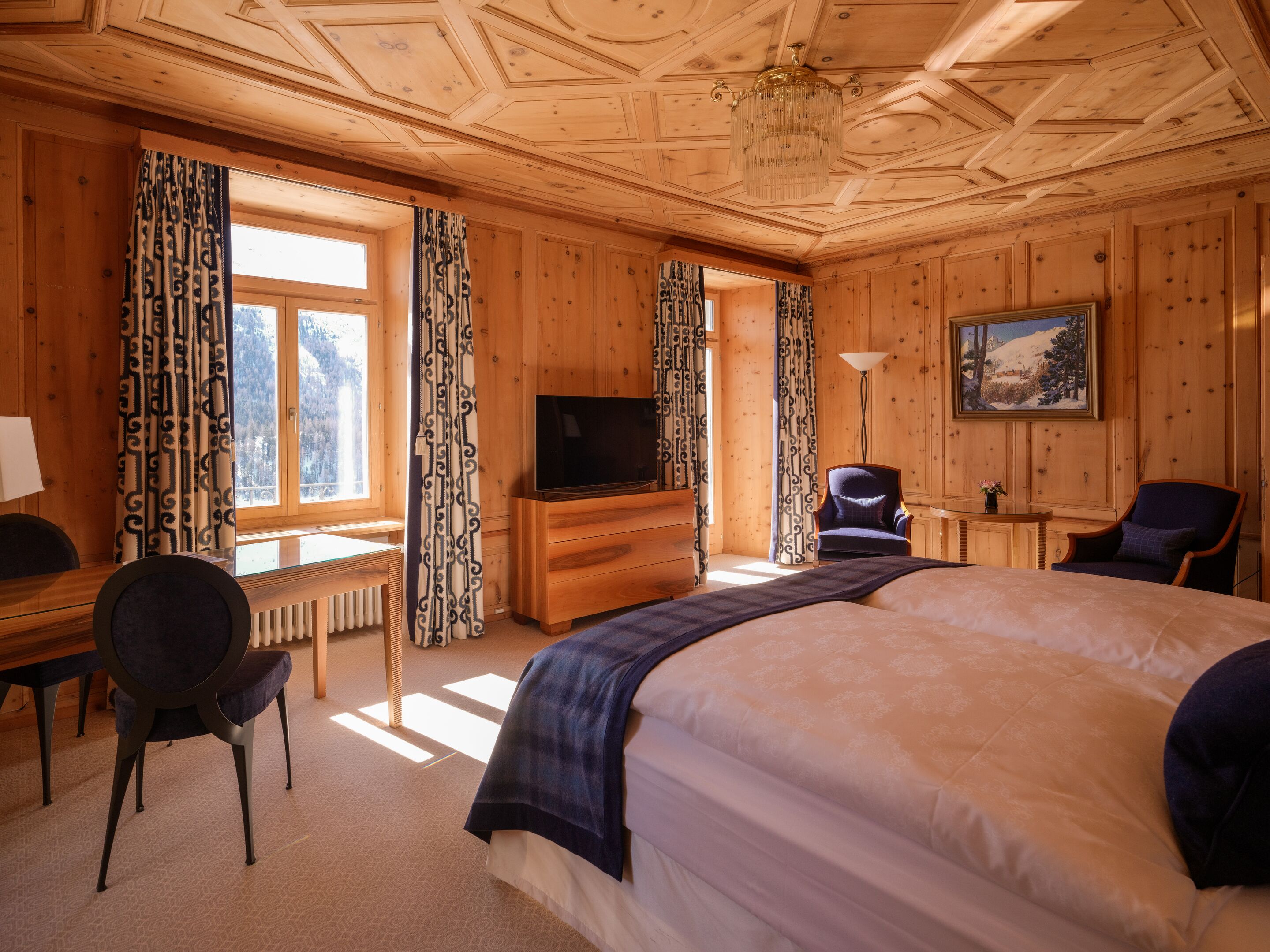 Junior Suite, Traditional, Lake Side, South Wing