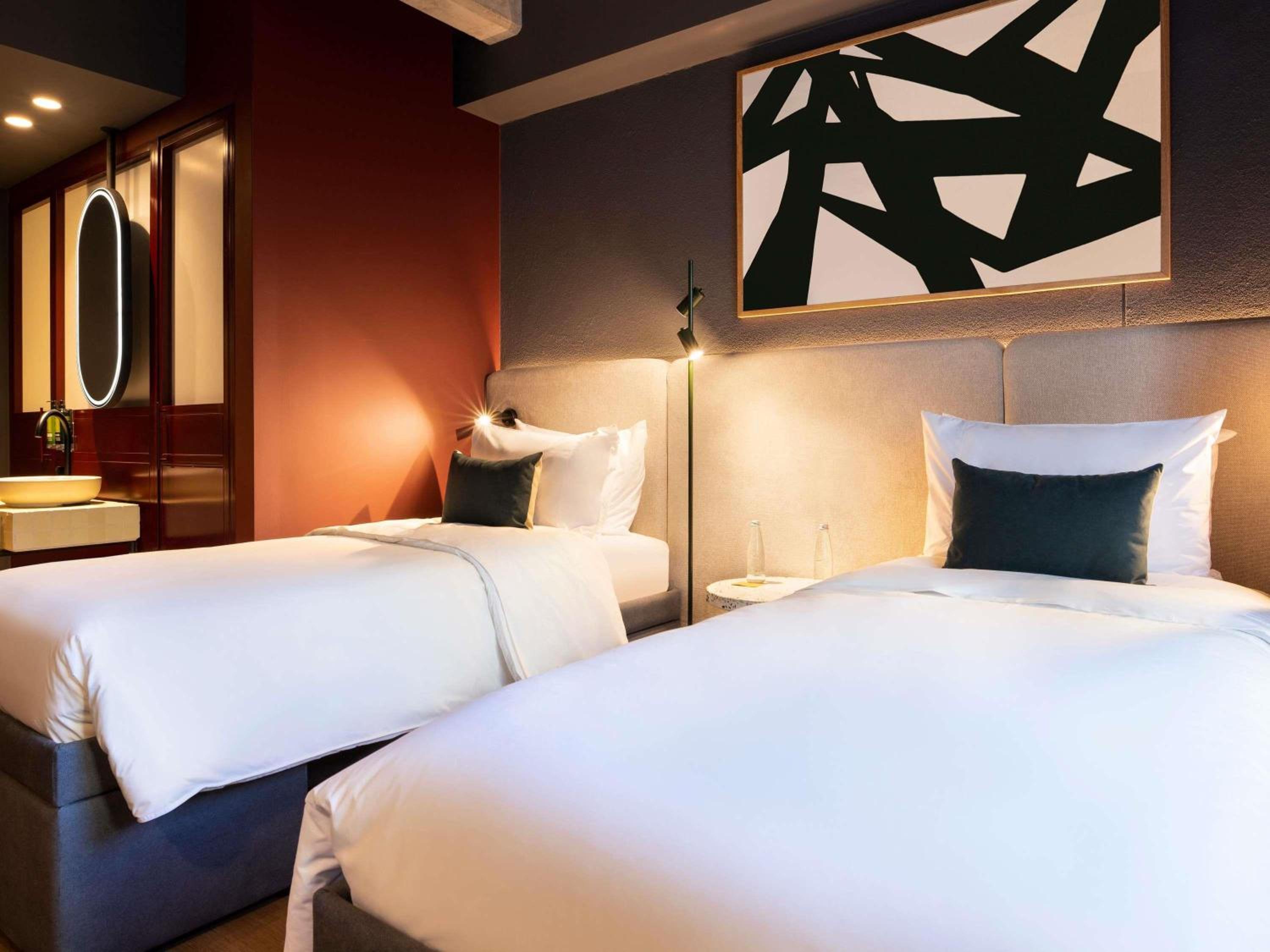 Tribe Extra, Twin Beds