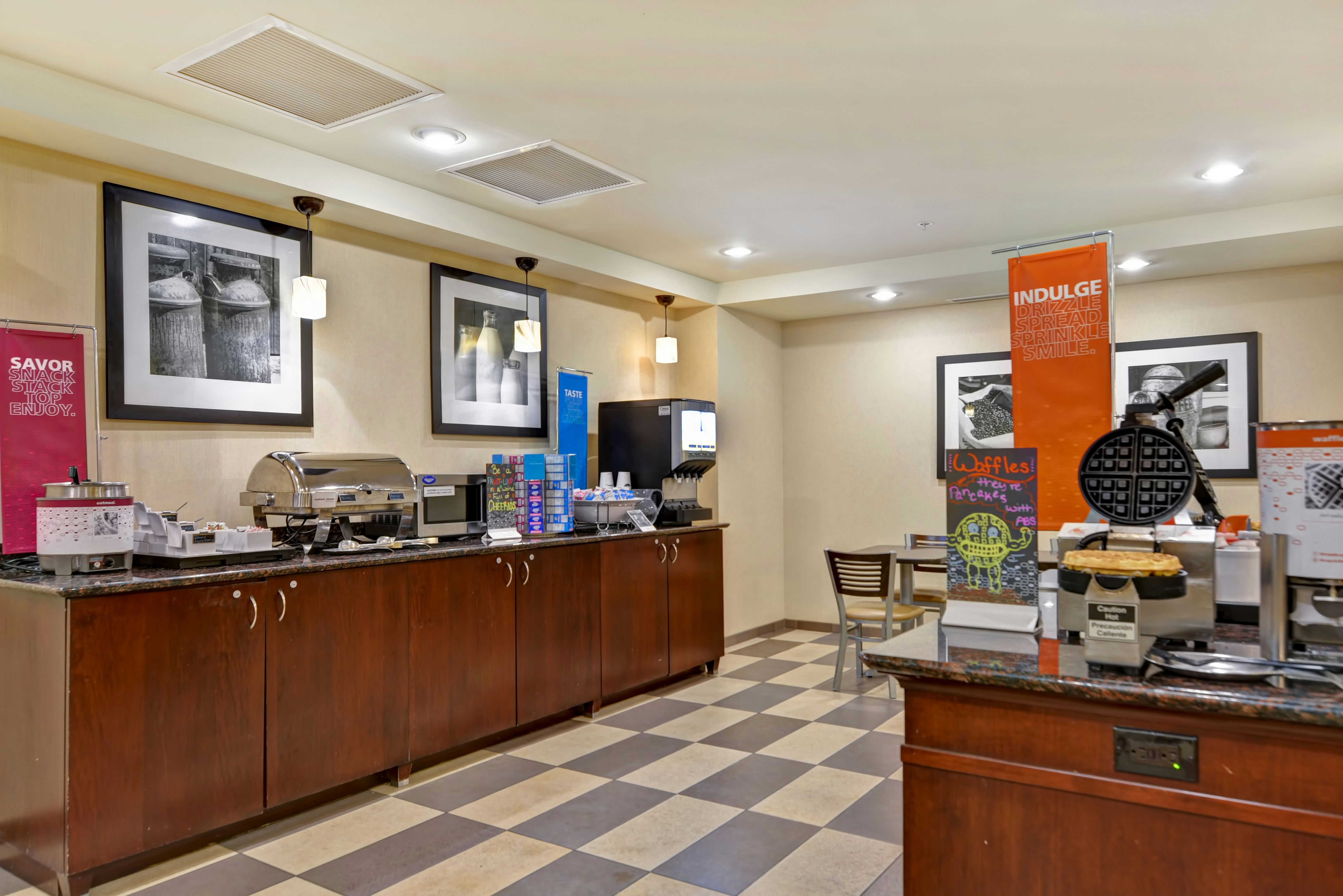 Hampton Inn & Suites Peoria At Grand Prairie Il 6/61