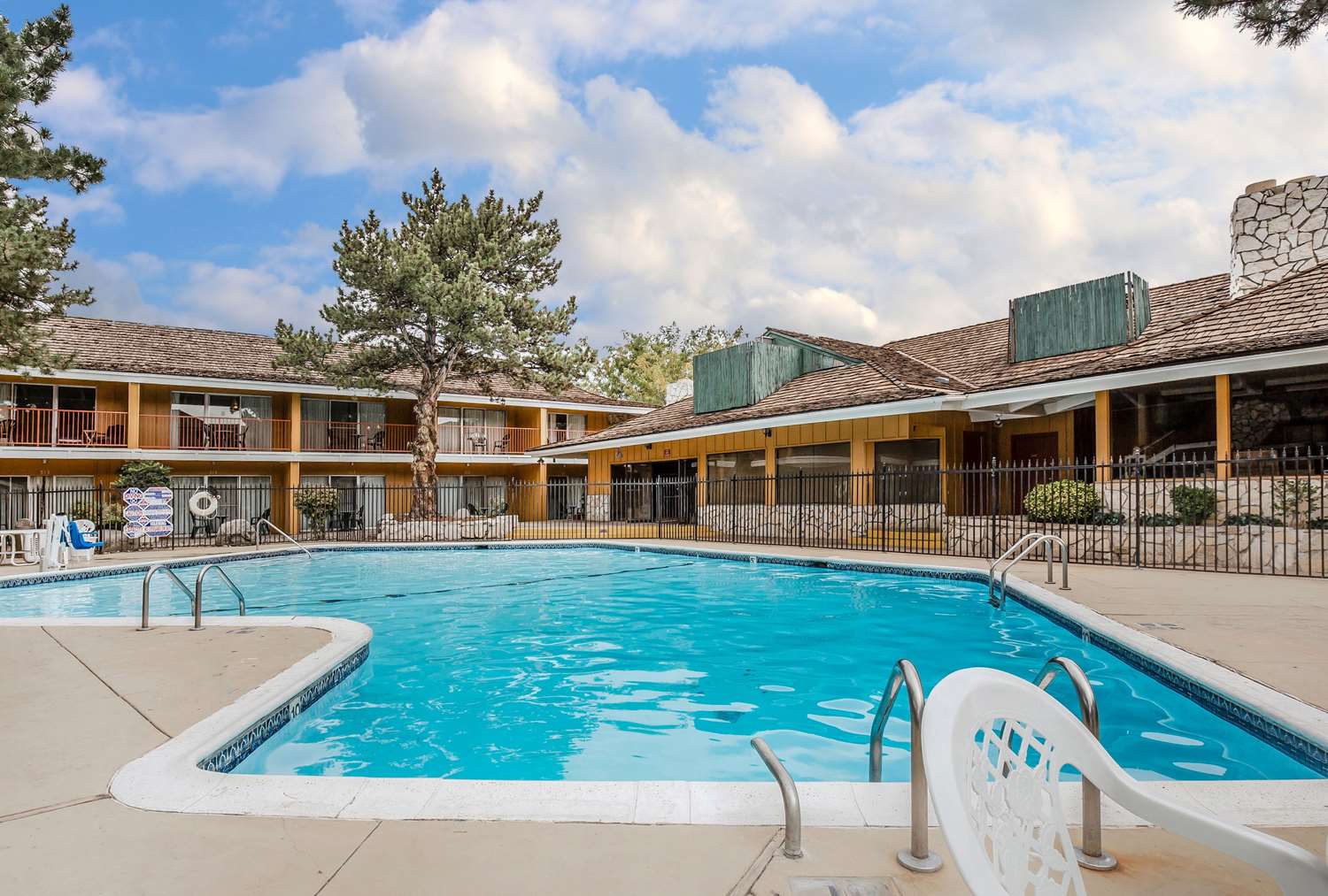 Econo Lodge New Reno Sparks Convention Center 10/30