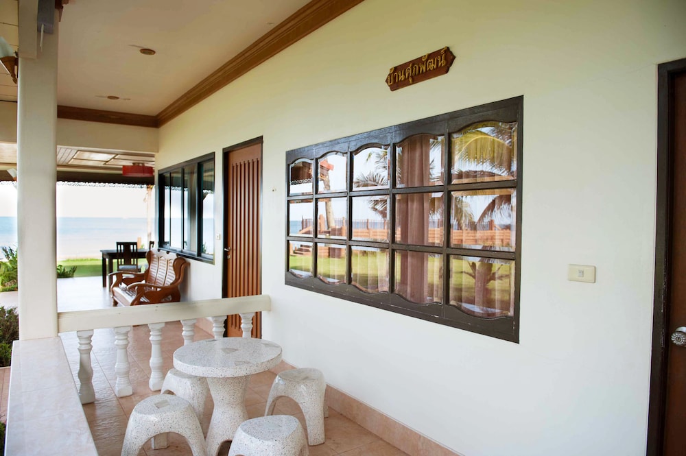 Bansaithong Beach Resort 35/52