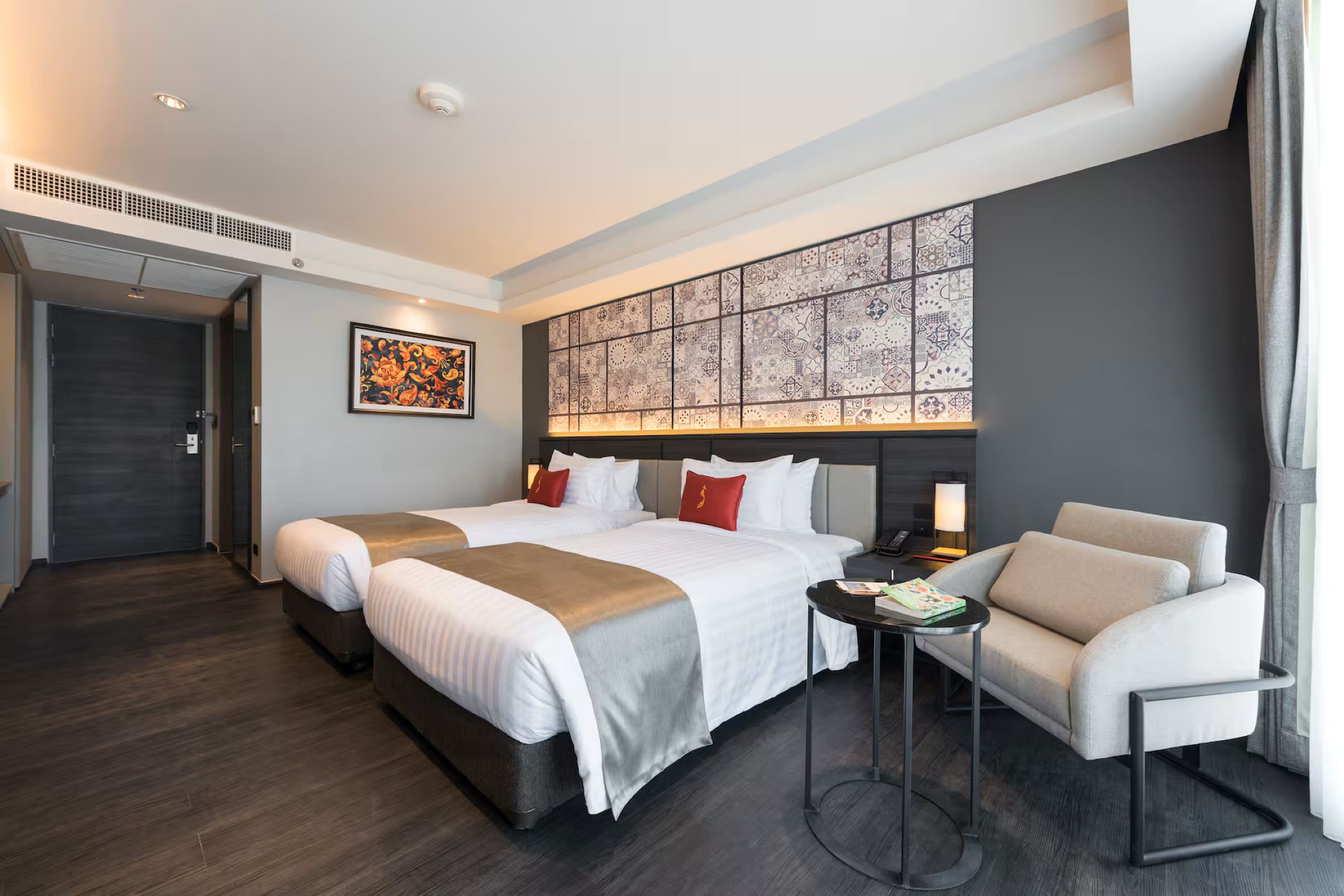 DELUXE, TWIN BEDS, MOUNTAIN VIEW