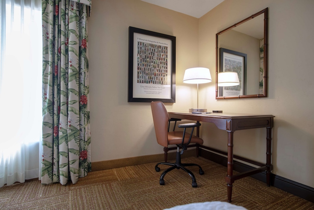 Hampton Inn Suites San Juan 54/67