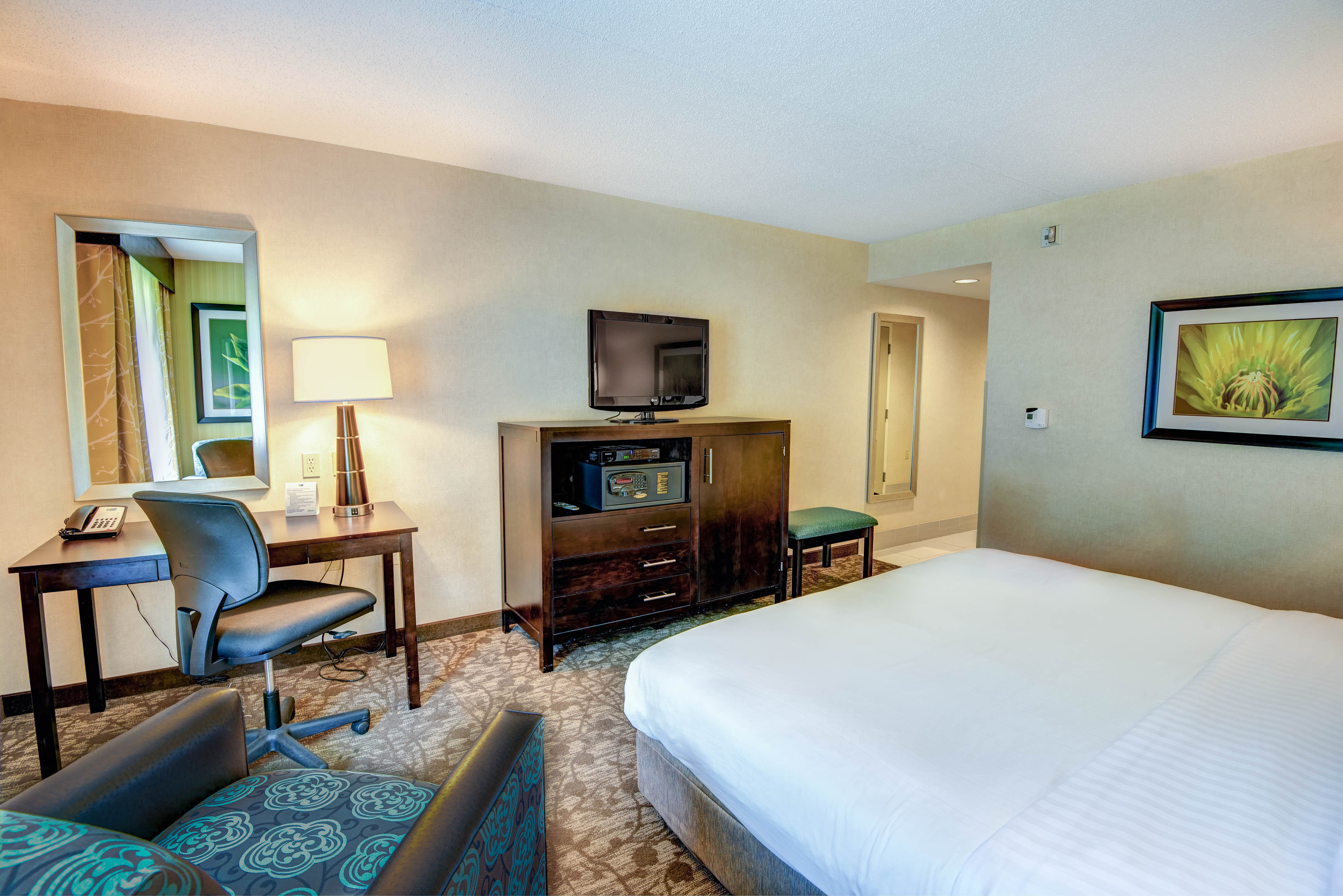 Holiday Inn Express Neptune 21/80