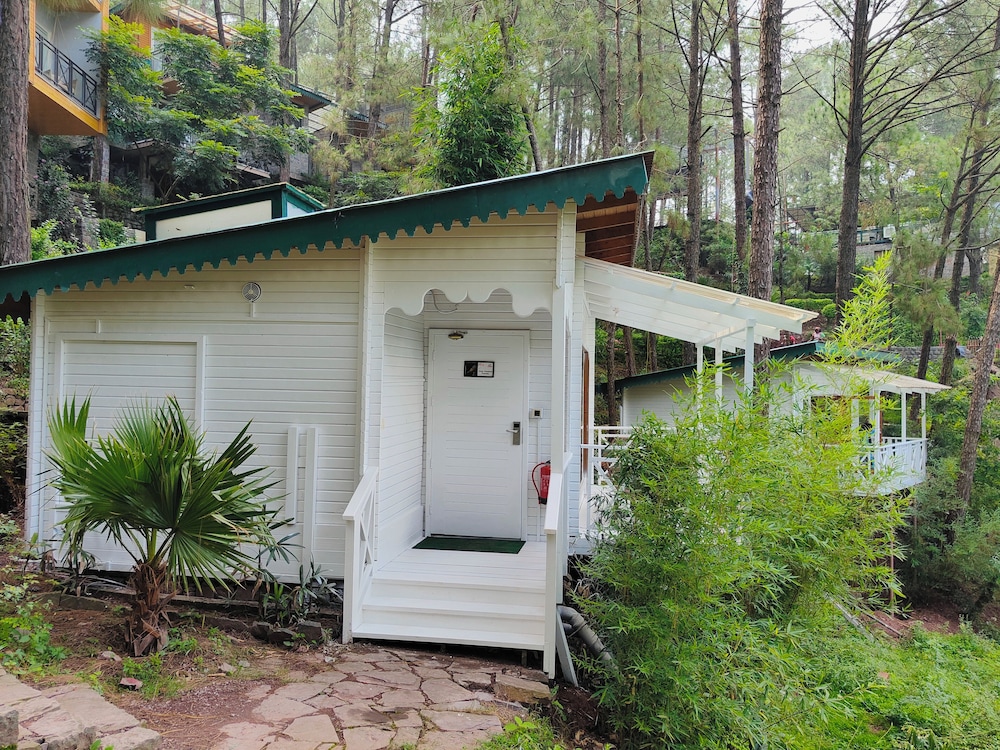 UNA Comfort Kasauli Hills Resorts 5/50