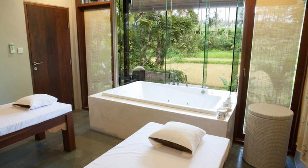 Swarapadi Villa 33/56