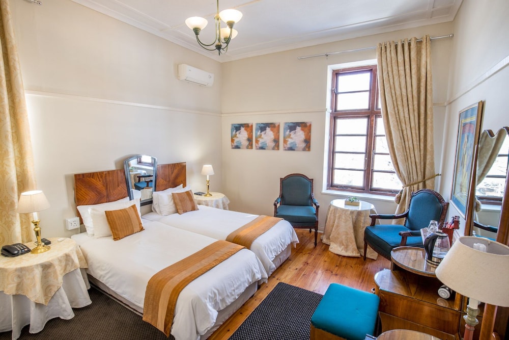 Montagu Country Hotel 41/89