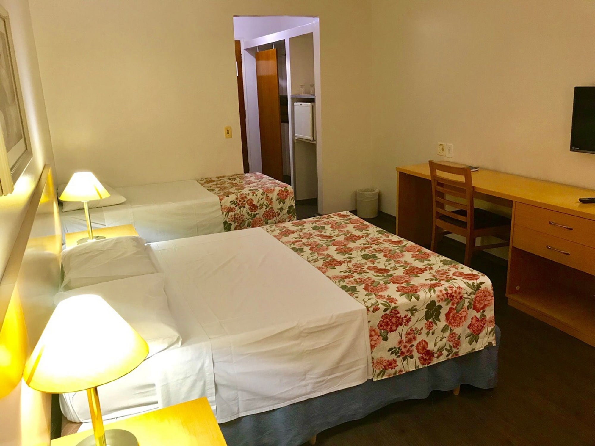 غرفة قياسية بسريرين منفصلين، Dan Inn Sao Jose Dos Campos 2/3