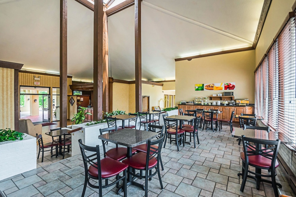 Quality Inn & Suites Frostburg-Cumberland 46/58