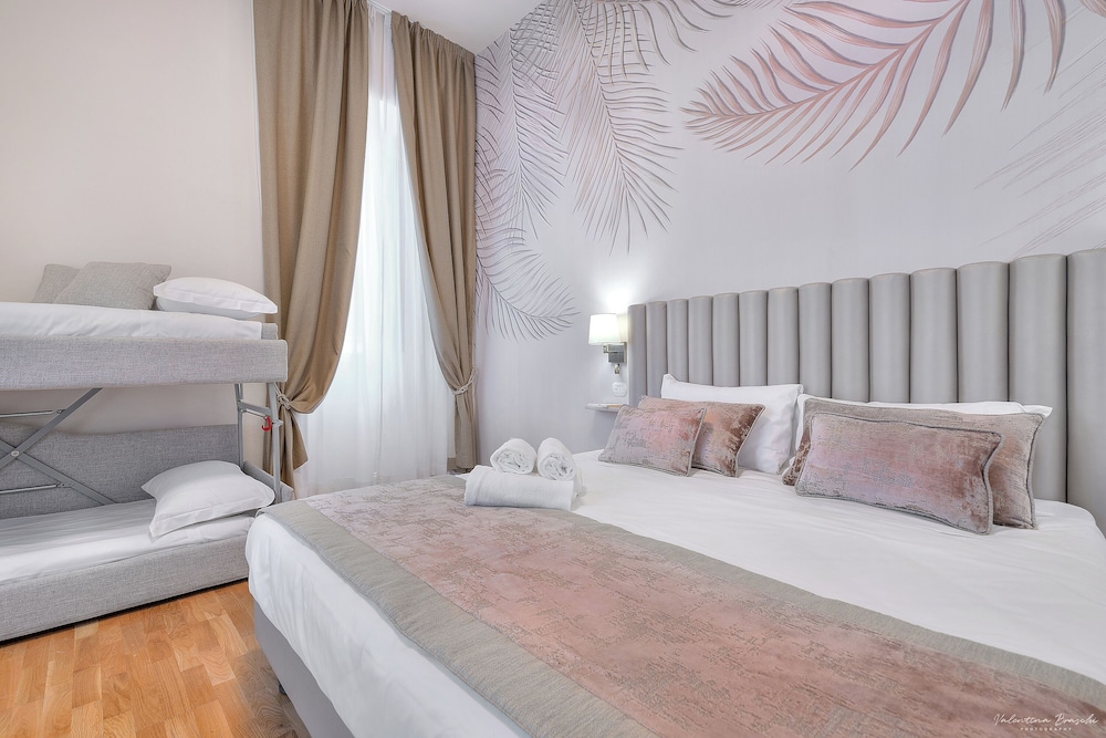 Hotel Cosmos 13/48