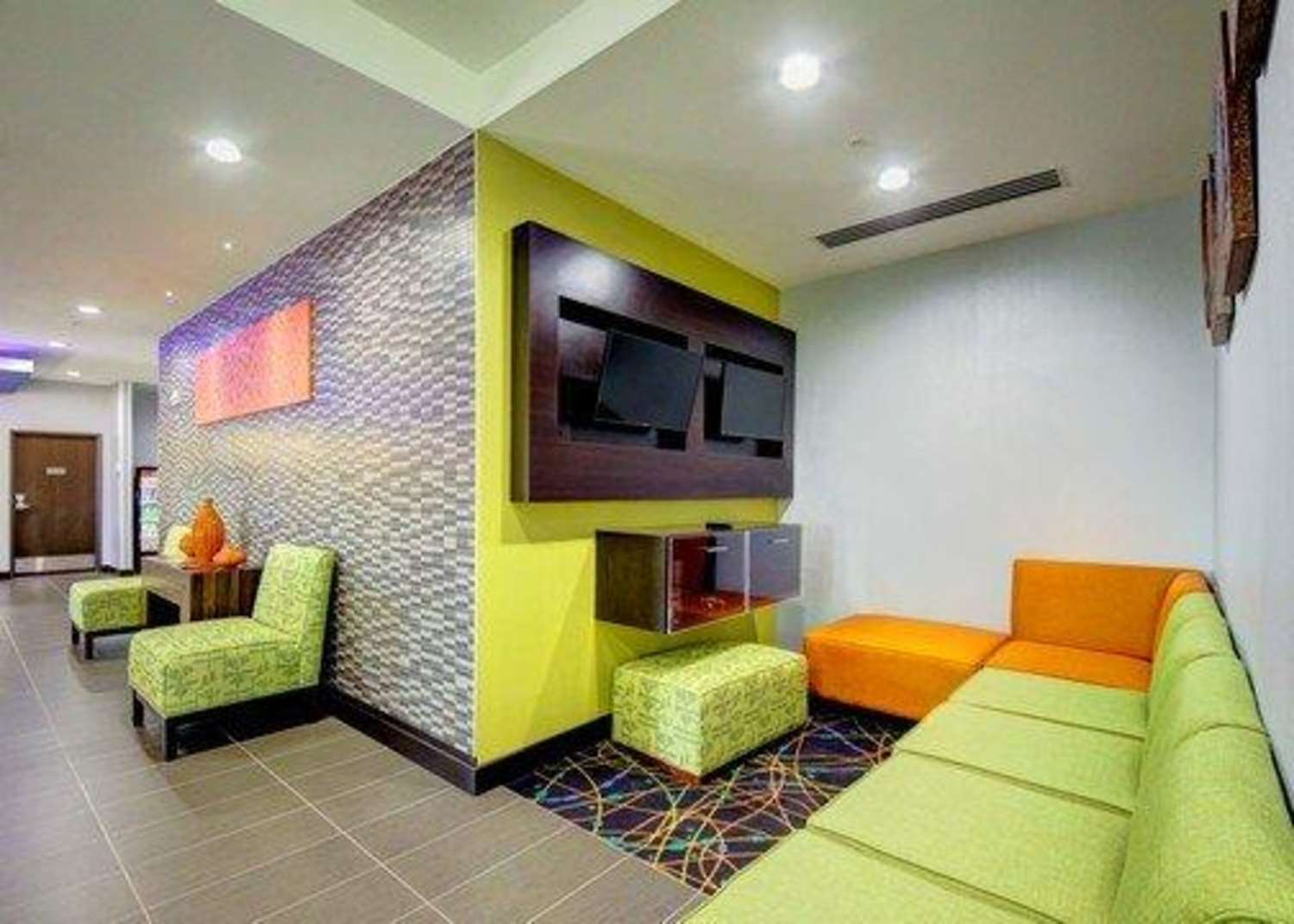 Comfort Inn and Suites Tulsa I-44 West - Rt 66 7/12