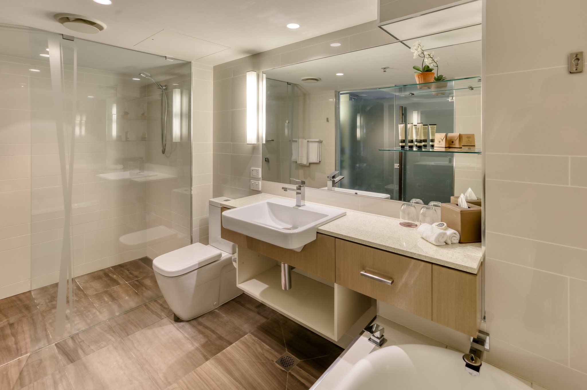 GUEST ROOM, DELUXE
