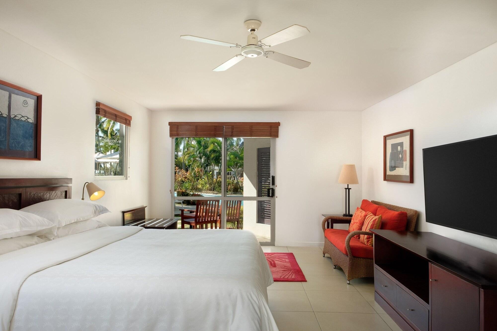 2 Bedrooms, Villa, Pool Access