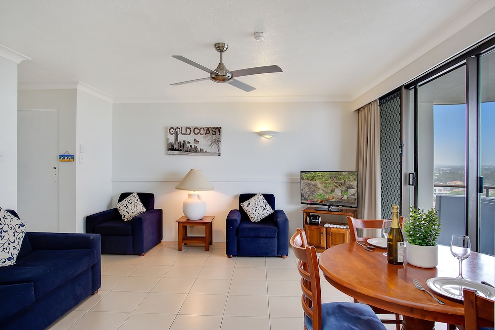 Pacific Resort Broadbeach 50/77