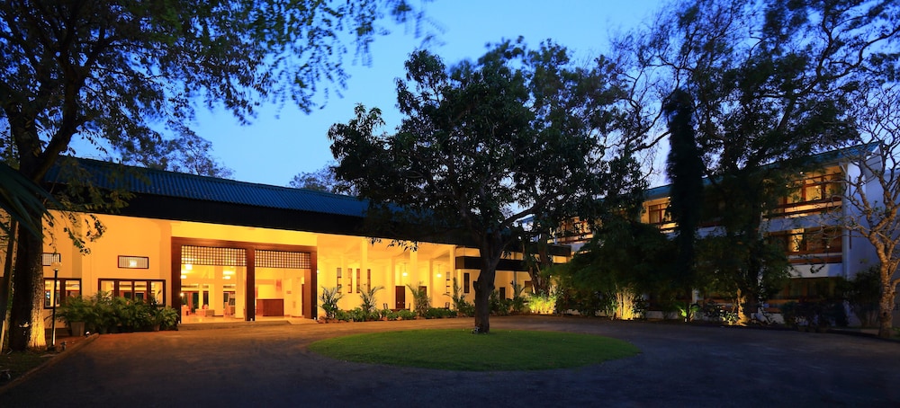 The Lakeside Hotel At Nuwarawewa in ANURADHAPURA