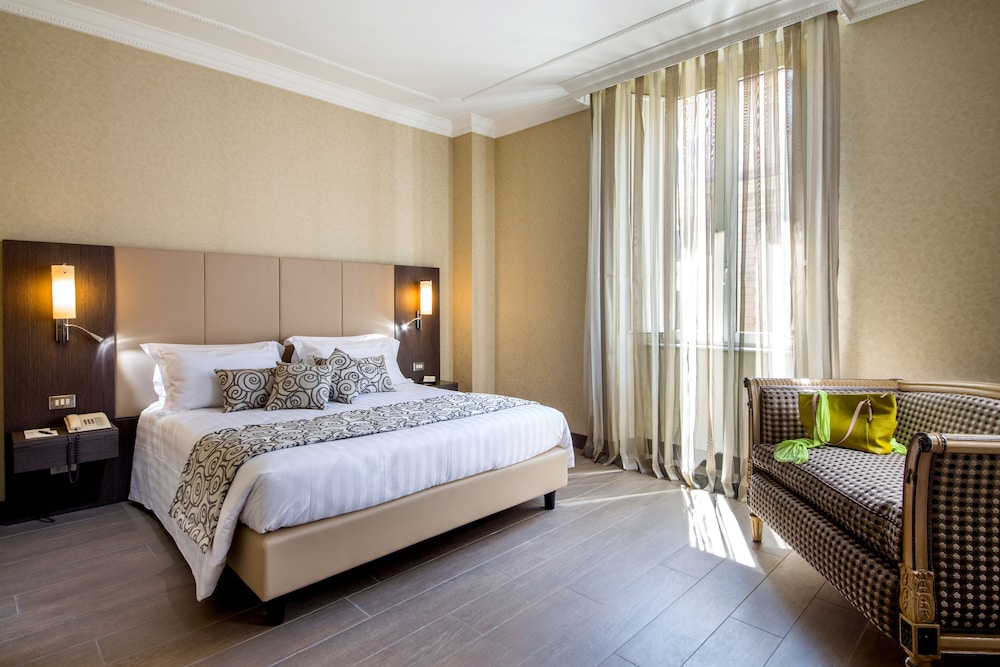 Savoy Hotel Rome 12/34