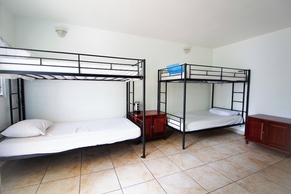 FEMALE ONLY, MIXED DORM, 8 BEDS