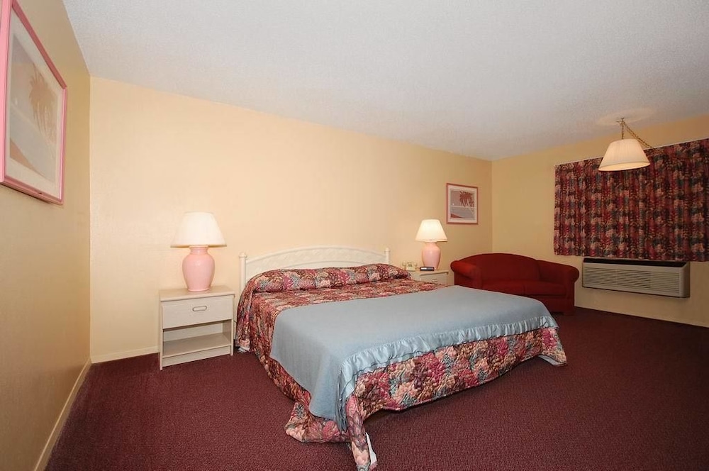Americas Best Value Inn Webster City 14/53