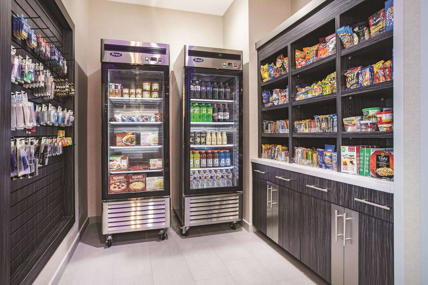 La Quinta Inn & Suites by Wyndham Dallas Plano - The Colony 9/20