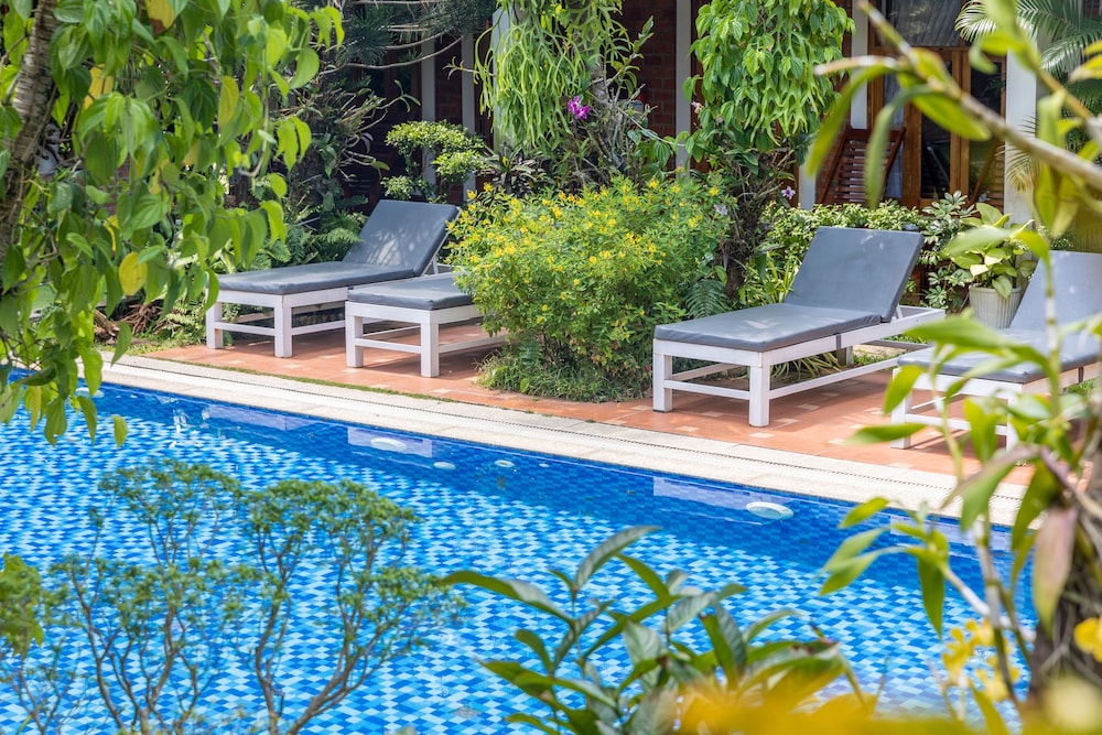 Little Garden Bungalow 57/65