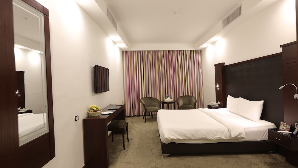 RUM HOTELS - AL WALEED 29/66