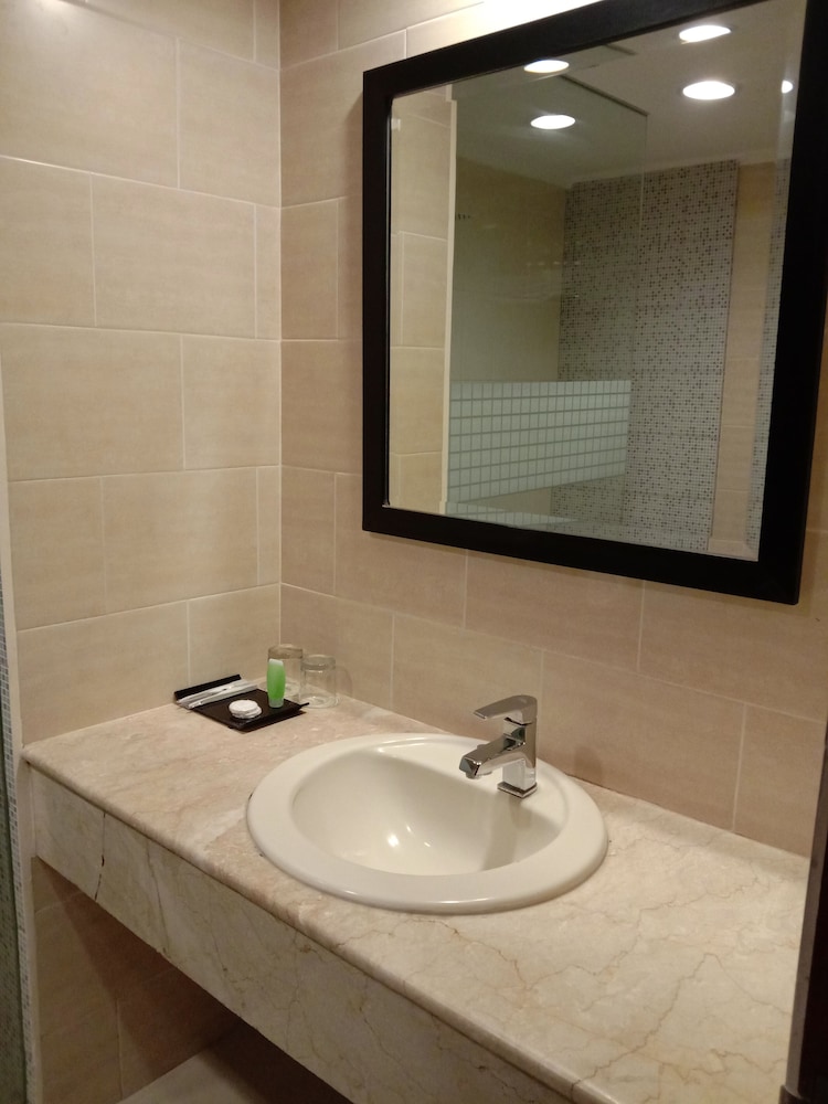 GiiA Sanno Pluit Jakarta 14/22