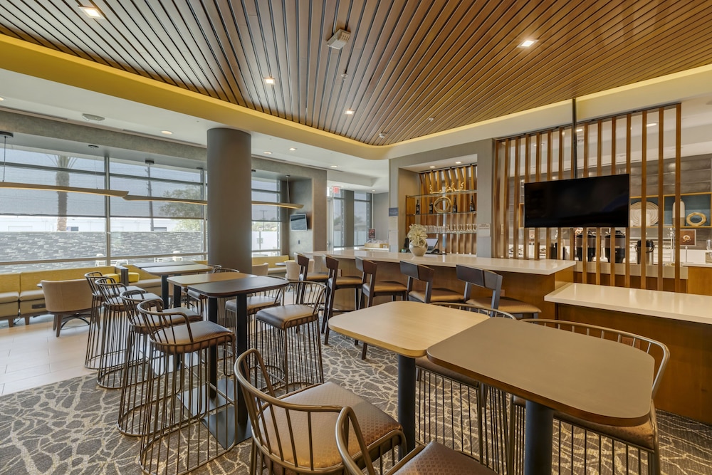 SpringHill Suites by Marriott Anaheim Placentia/Fullerton 18/24