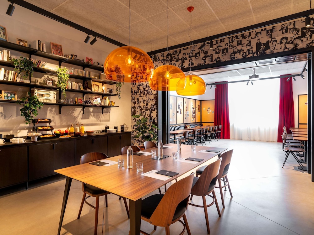 ibis Styles Paris Villejuif (Opening May 2024) 41/52