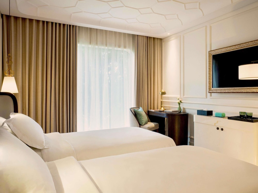 Sky, Deluxe, Executive, Twin Beds, Club Lounge Access