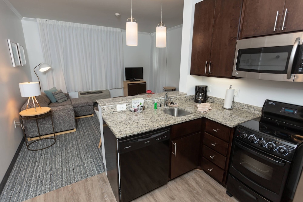 TOWNEPLACE SUITES BOWLING GREEN 37/44