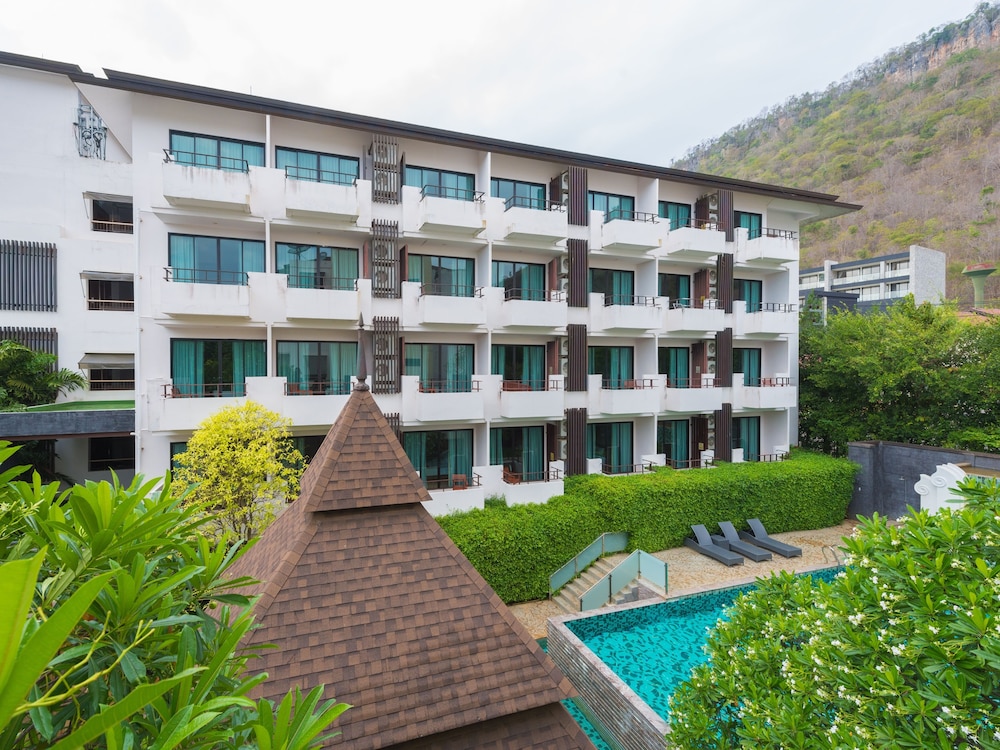 Greenery Resort 4/50