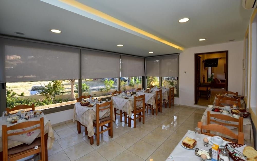 Aghas Hotel 49/60