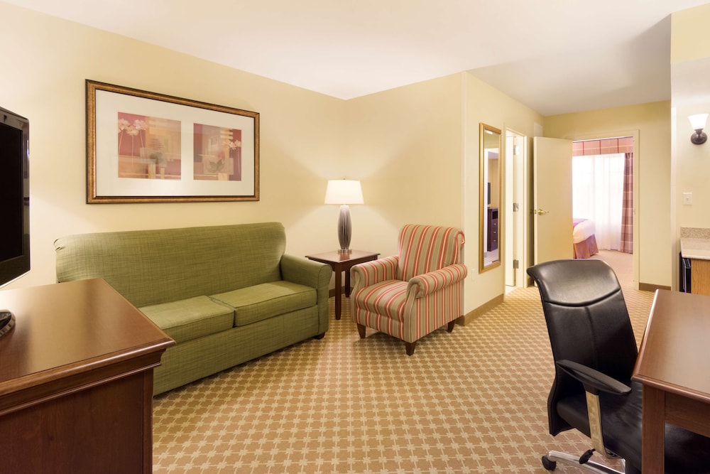 Country Inn and Suites By Radisson Covington LA 32/43