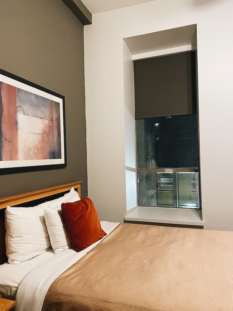 Met Hotel 20/50