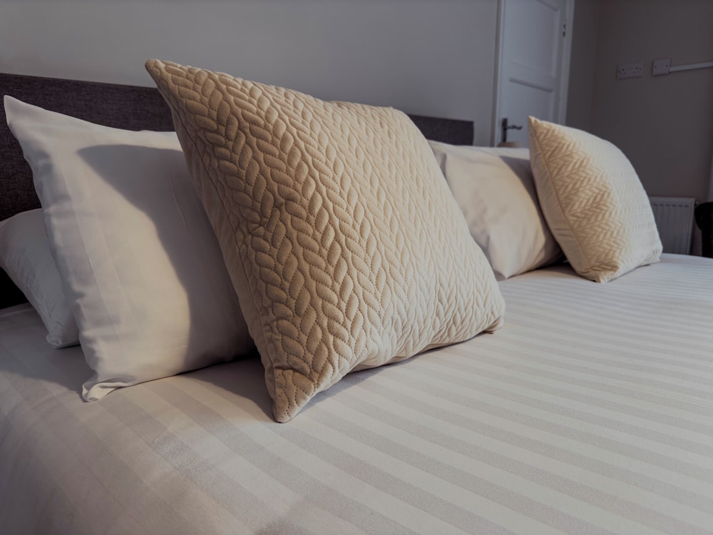 Newport Quay Bed And Breakfast 23/45