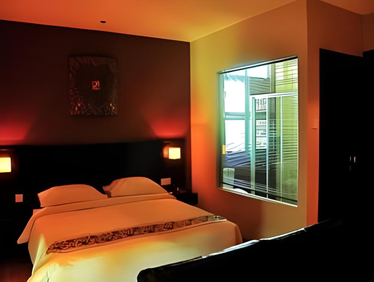 Executive, Suite