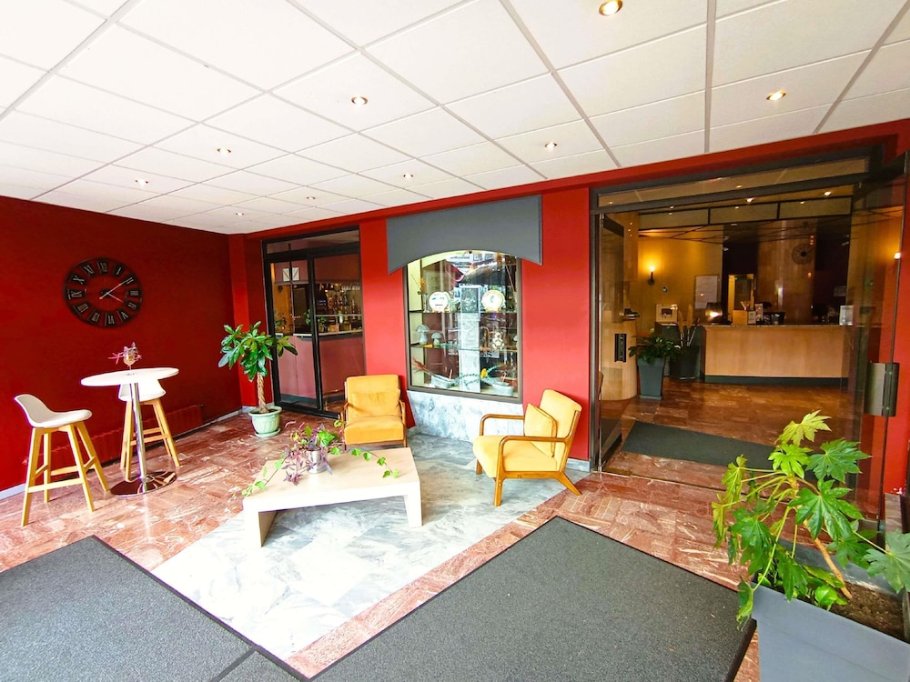 lobby