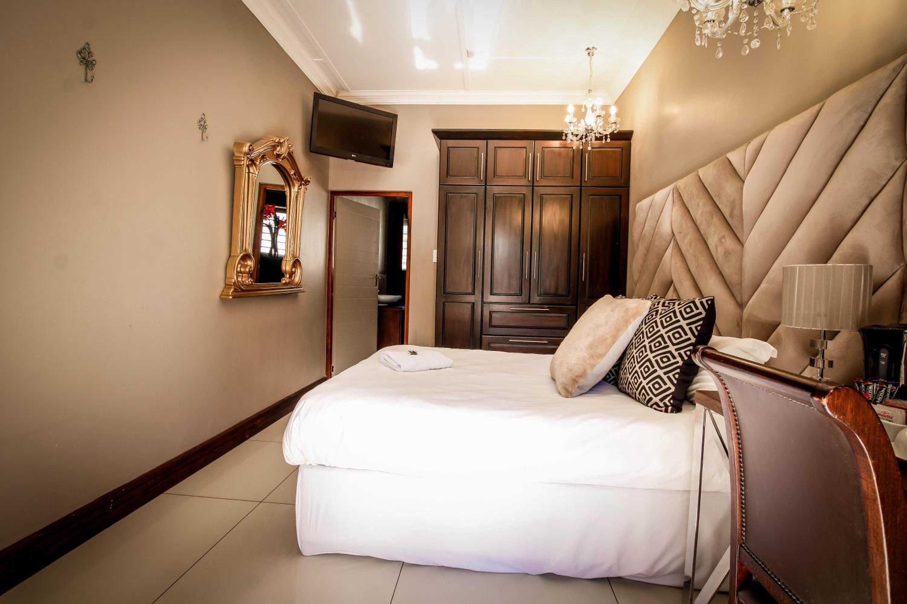 Potch Manor 17/49
